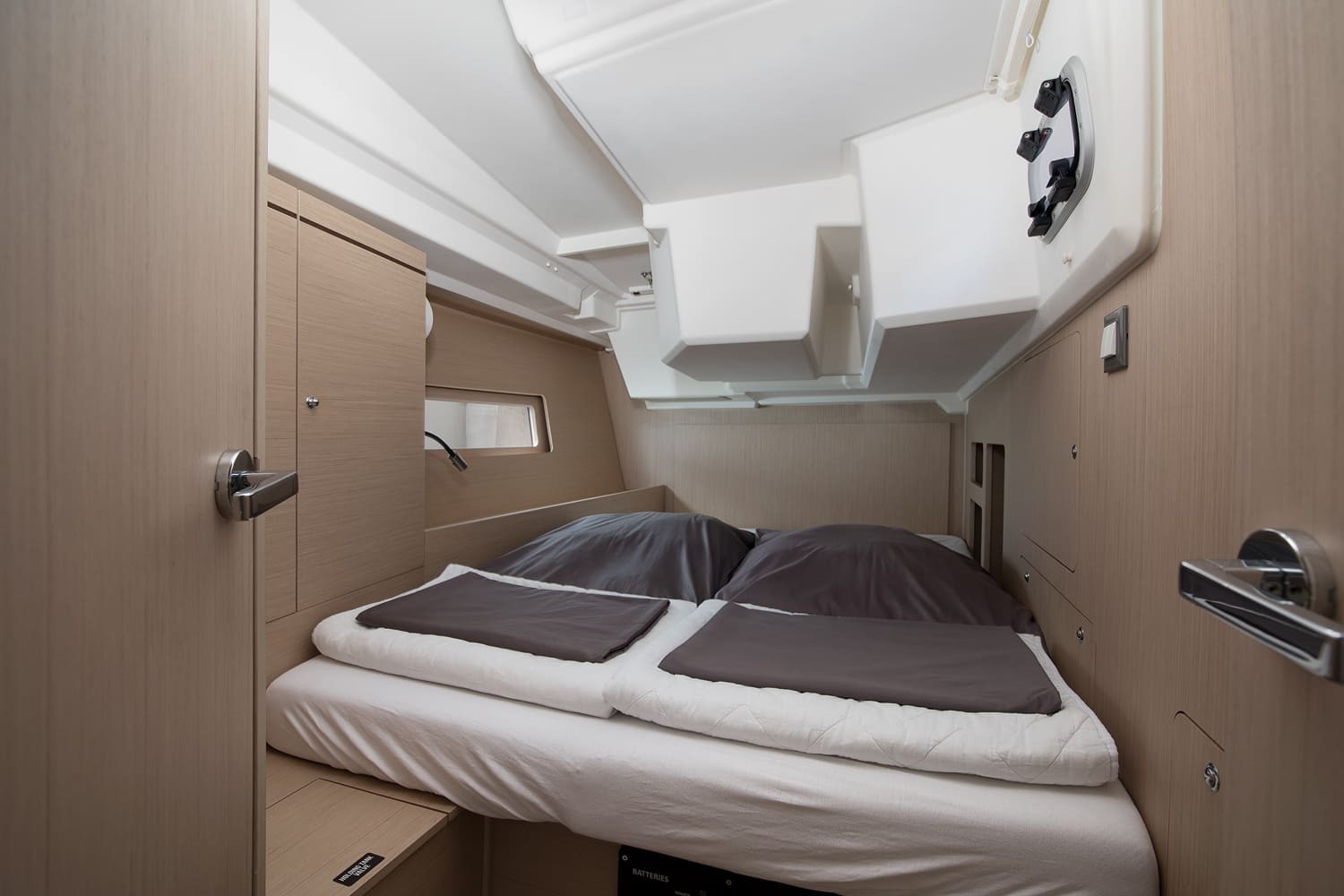Guest cabin with double berth and overhead hatch